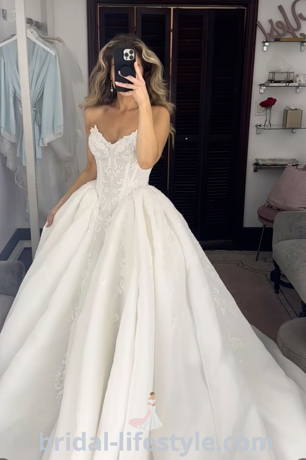 An elegant Basque waist wedding dress designed for future brides, showcasing beautiful gown inspiration. This stunning dress is perfect for every brides unique taste and offers romantic aesthetic ideas for the special day. Discover more at bridal-lifestyle.com.